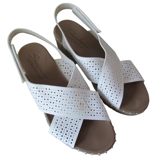 Skechers Pier Ave Wedge Sandals 9 White Strappy Perforated Luxe Foam Comfort - Picture 11 of 11